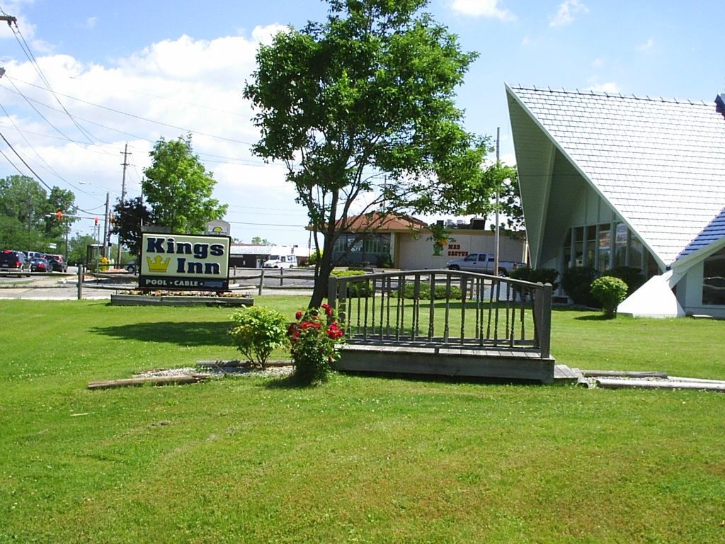 Kings Inn Cleveland Strongsville Exteriör bild